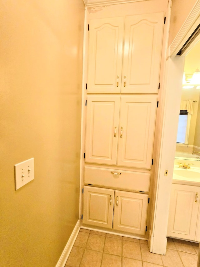 2230 W County Road 16, Headland, AL 36345 - room details featuring baseboards and a sink