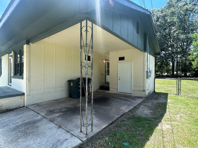 402 Reid Dr, Dothan, AL 36301 - view of outbuilding featuring entry steps and an attached carport