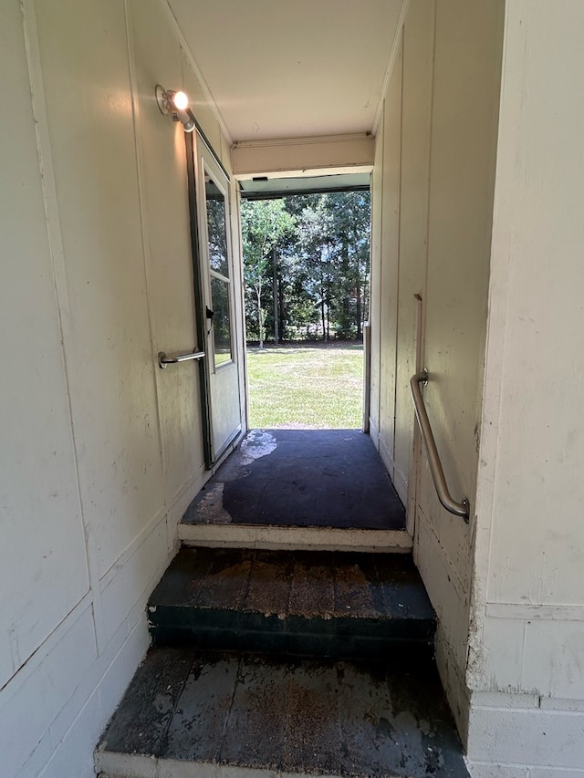 402 Reid Dr, Dothan, AL 36301 - view of stairway