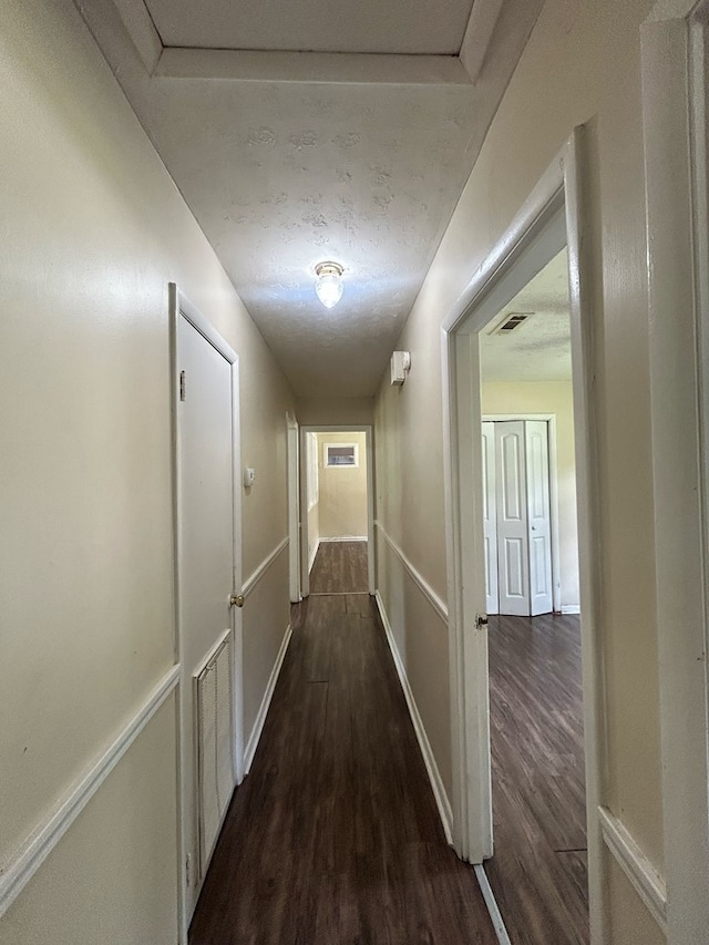 402 Reid Dr, Dothan, AL 36301 - hall with dark wood-style floors