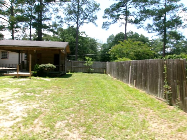 934 Sunset Blvd, Elba, AL 36323 - fenced backyard with a deck