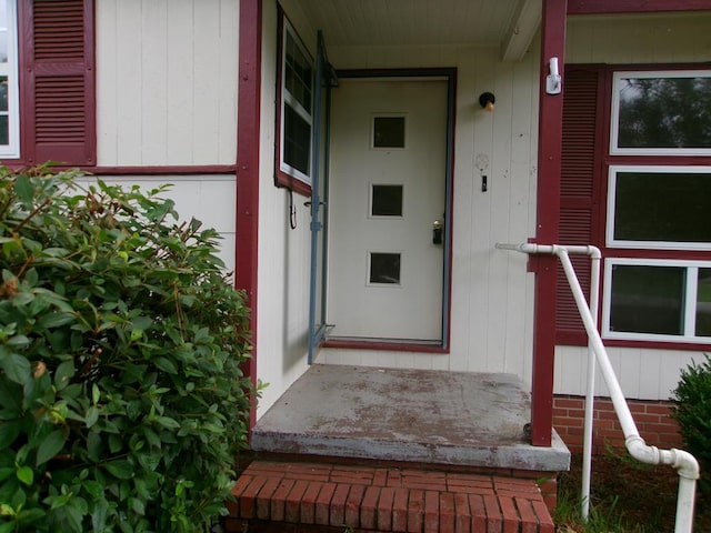 934 Sunset Blvd, Elba, AL 36323 - property entrance with covered porch