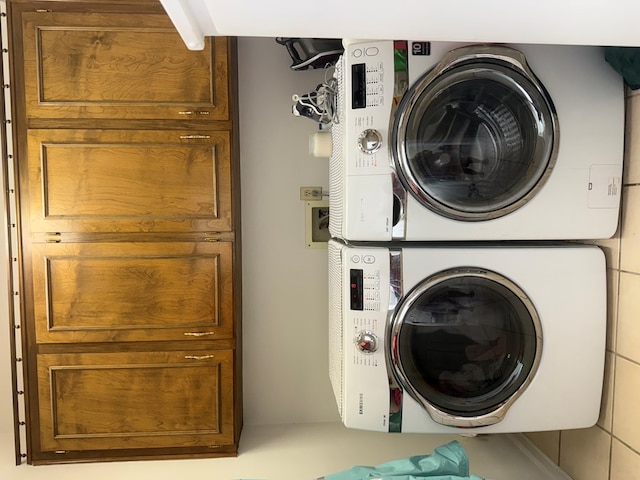 104 Wellston Ct, Dothan, AL 36305 - washroom featuring estacked washer and dryer