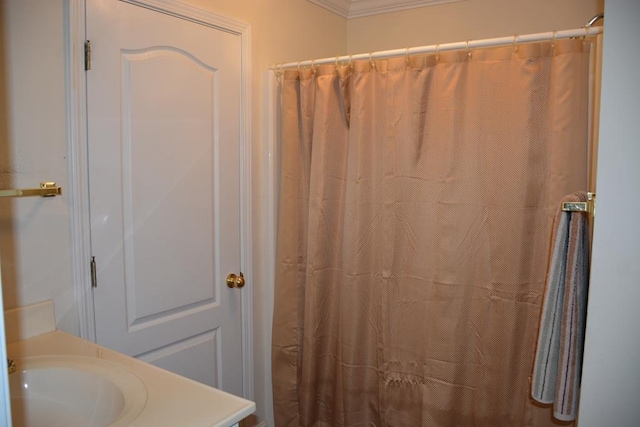 3374 Lake Oak Ridge Dr, Enterprise, AL 36330 - full bathroom with a sink, ornamental molding, and a shower with curtain