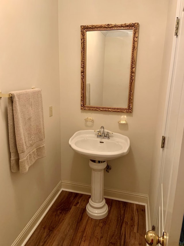 3374 Lake Oak Ridge Dr, Enterprise, AL 36330 - bathroom featuring baseboards and wood finished floors