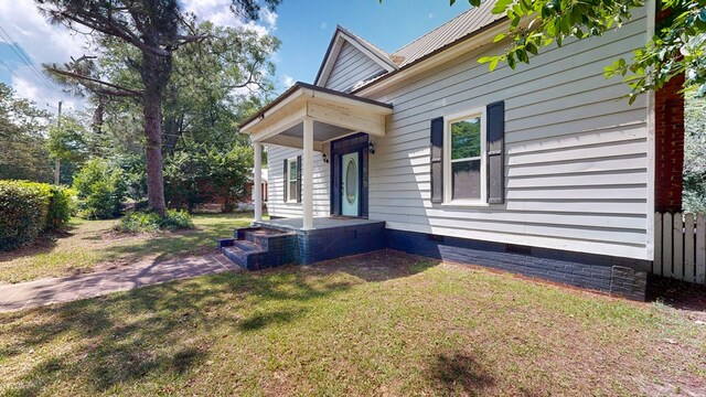 431 E Eufaula St, Ozark, AL 36360 - view of side of property featuring crawl space