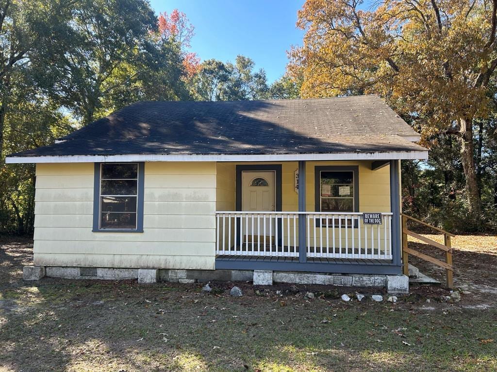 bungalow-style home featuring a porch