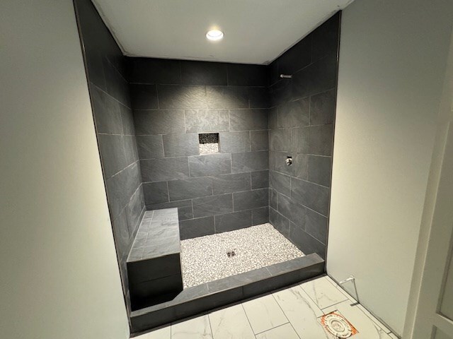 403 Randwick Rd, Dothan, AL 36301 - full bath featuring marble finish floors, a tile shower, and recessed lighting