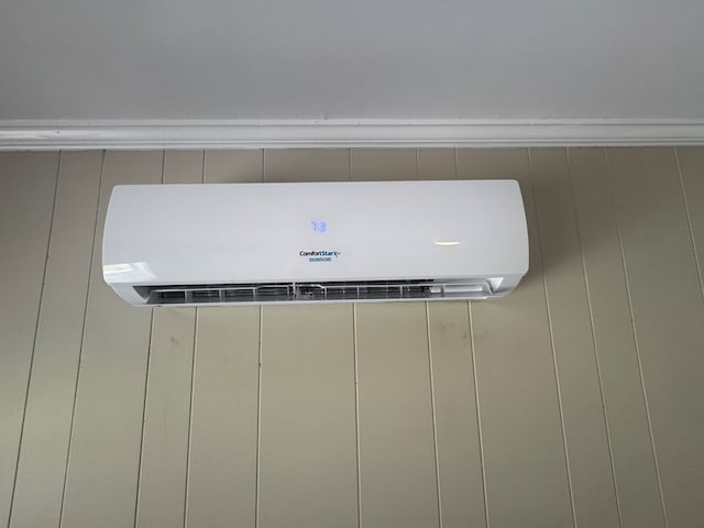 411 Kentworth Dr, Dothan, AL 36301 - detailed view of a wall mounted air conditioner