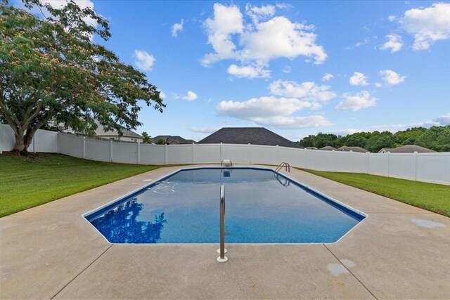 102 Tumbleweed Dr, Enterprise, AL 36330 - view of swimming pool featuring a fenced backyard and a patio area