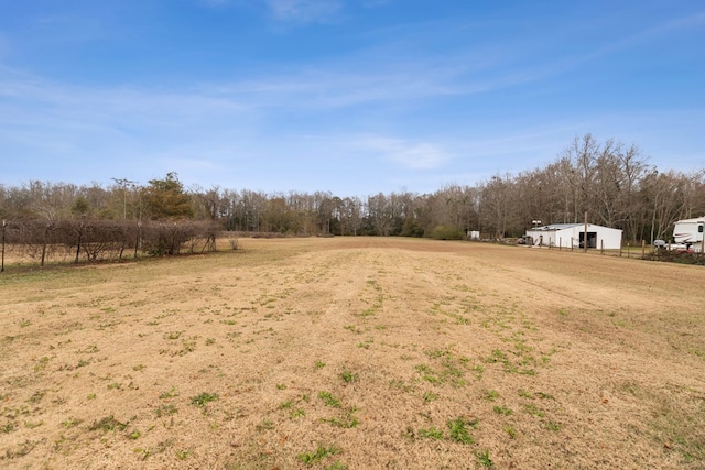 view of yard featuring a rural view