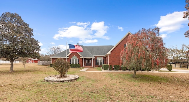 view of front of house featuring a front yard