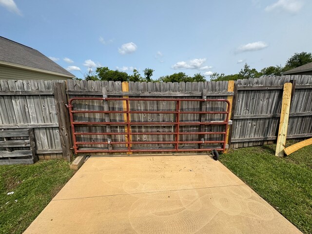 2103 Holland Rd, Newton, AL 36352 - view of patio