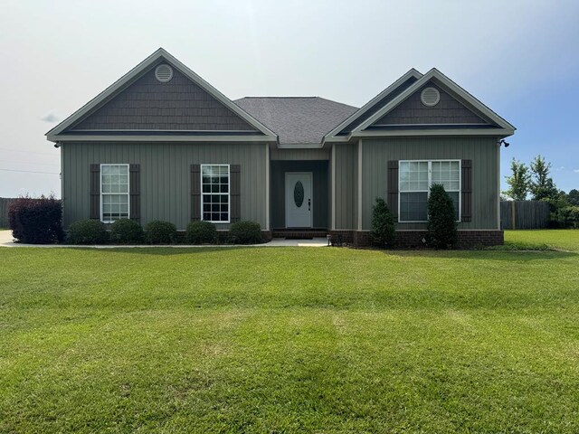 2103 Holland Rd, Newton, AL 36352 - view of front facade featuring a front yard