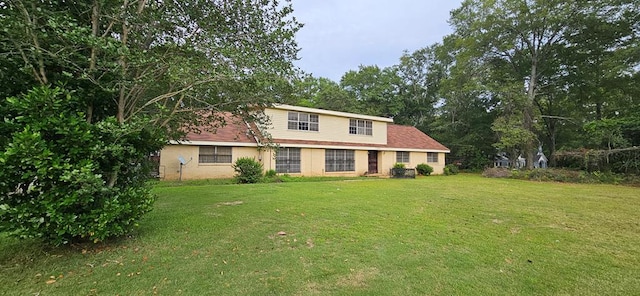 1594 Denton Rd, Dothan, AL 36303 - traditional-style home featuring a front lawn