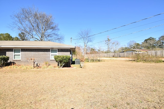 exterior space with a yard