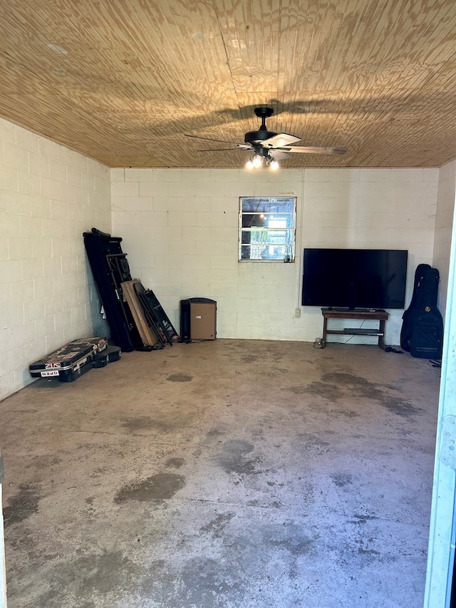 garage with ceiling fan