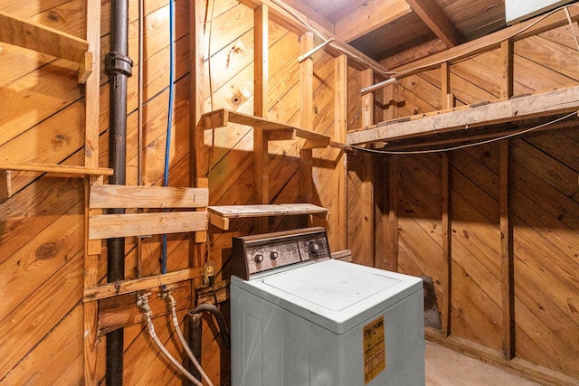 1104 Valley Forge Rd, Dothan, AL 36301 - laundry area with washer / clothes dryer and wood walls