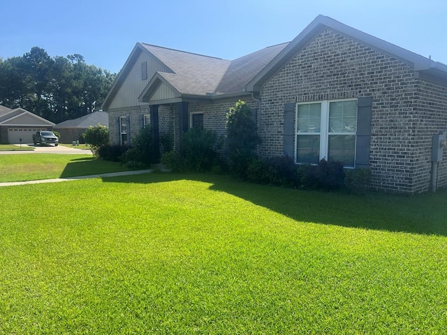 101 Brattleboro Ct, Dothan, AL 36301 - view of front of house featuring brick siding and a front yard