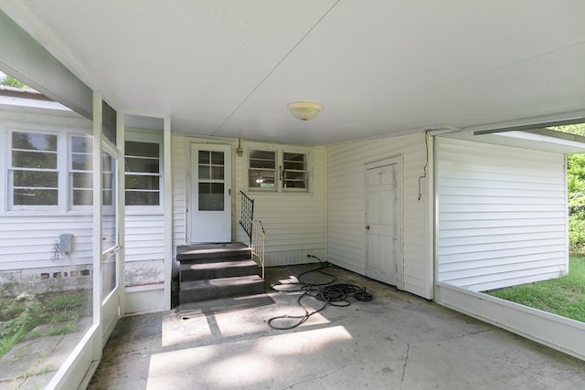 1105 Deborah St, Dothan, AL 36301 - unfurnished sunroom featuring entry steps