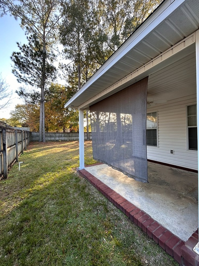 view of yard featuring a patio