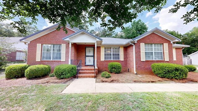 412 Darlington Cir, Dothan, AL 36301 - single story home with a front yard and brick siding