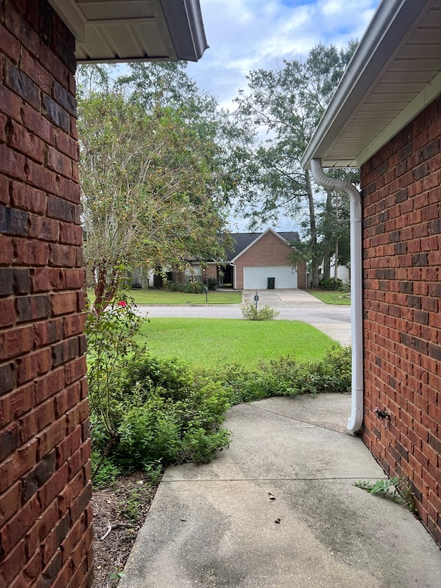 204 Melrose Ln, Dothan, AL 36303 - view of patio / terrace featuring concrete driveway