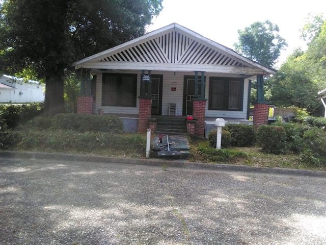 view of front facade featuring covered porch