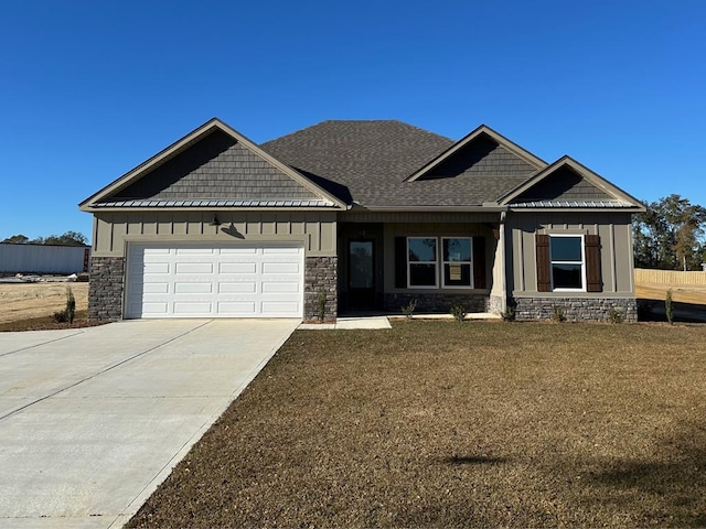 craftsman house with a garage