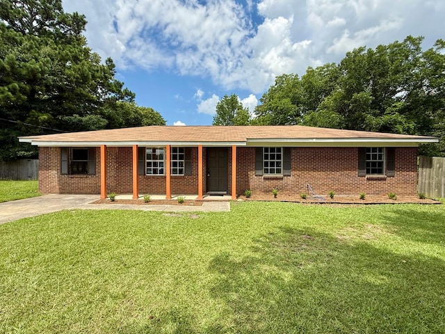 143 Durby Ln, Dothan, AL 36305 - single story home featuring brick siding