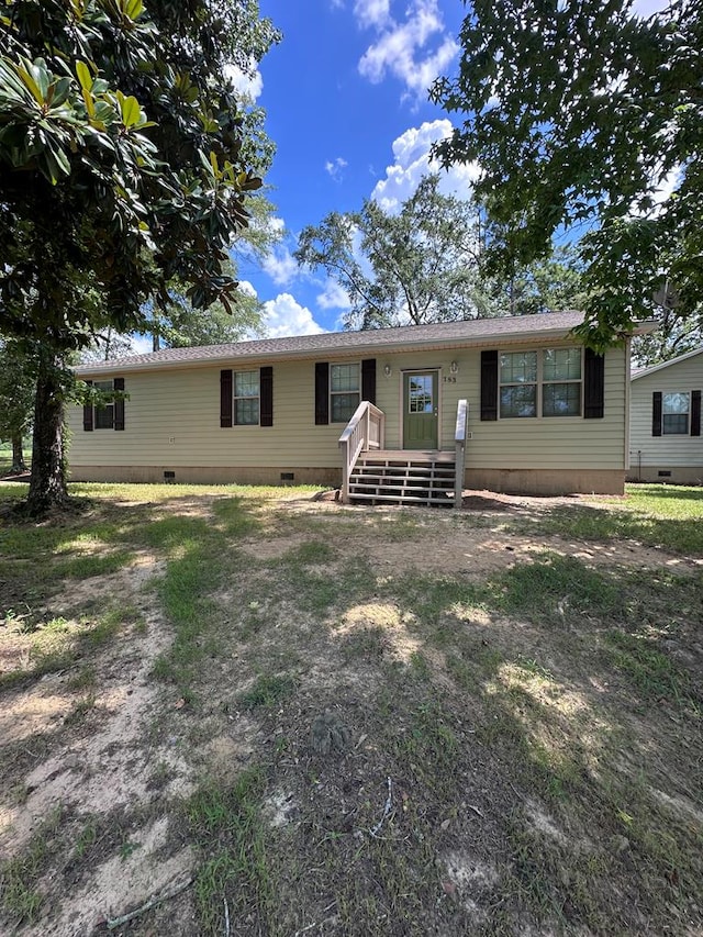 183 Chestnutt Rd, Slocomb, AL 36375 - view of front facade featuring crawl space