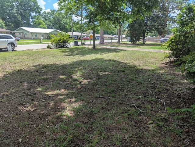 108 Imperial Dr, Eufaula, AL 36027 - view of grassy yard