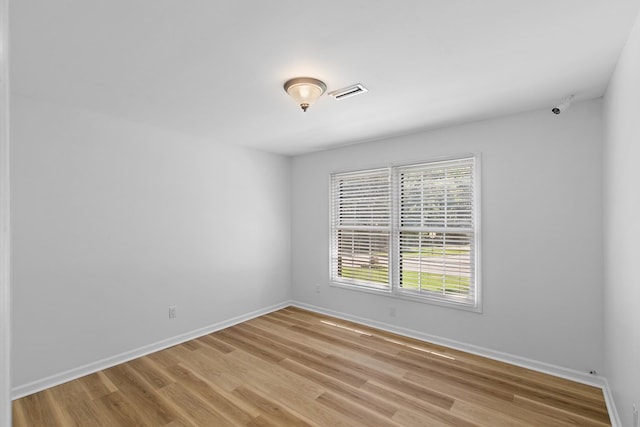 1005 Rampart Dr, Dothan, AL 36303 - unfurnished room with light wood-style flooring and baseboards