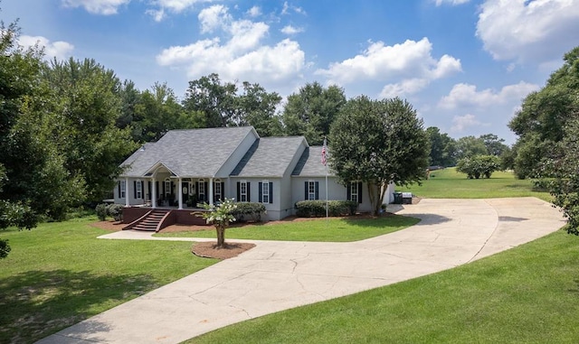 view of front of house with a front lawn