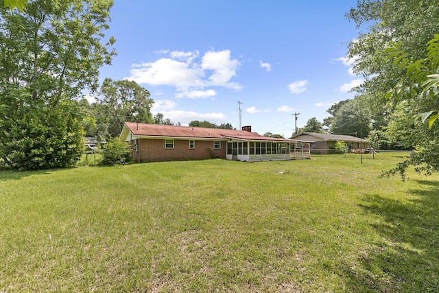 155 Sharon Ln, Ozark, AL 36360 - view of yard with a sunroom