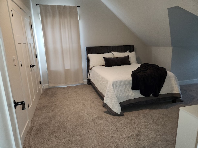 512 Gladstone Way, Dothan, AL 36305 - bedroom featuring carpet, lofted ceiling, and baseboards
