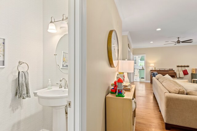 4 Woodmere Dr, Dothan, AL 36305 - bathroom featuring crown molding, wood finished floors, a ceiling fan, and recessed lighting