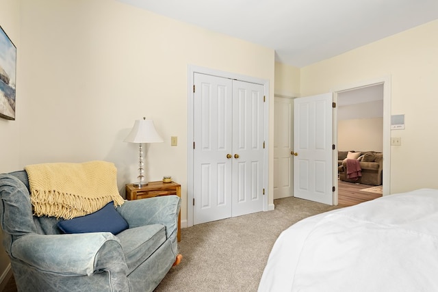4 Woodmere Dr, Dothan, AL 36305 - carpeted bedroom with a closet