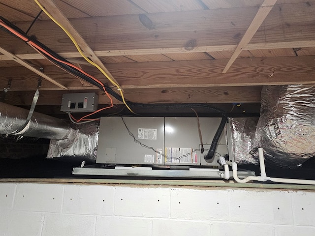 276 Fairview, Ozark, AL 36360 - detailed view of crawl space and concrete block wall