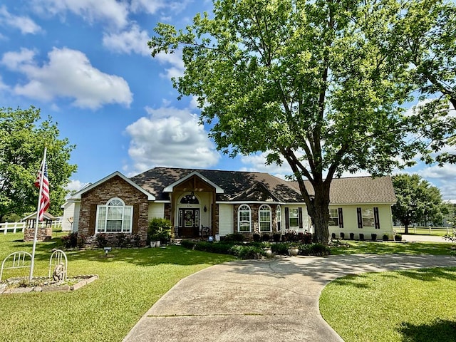 374 Smith Rd, Dothan, AL 36301 - ranch-style home with a front yard