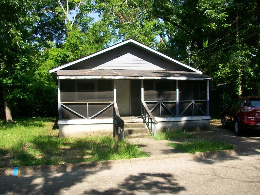 708 Linden St, Dothan, AL 36303 - view of front of home featuring a porch