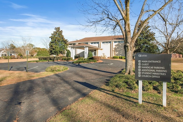 2054 John D Odom Rd, Dothan, AL 36303 - view of front facade featuring asphalt driveway