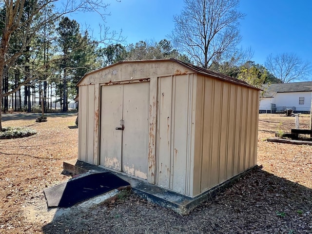view of outdoor structure