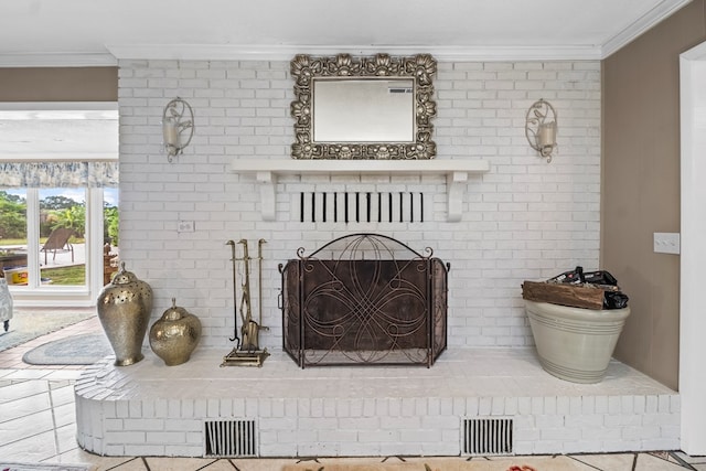 13215 E State Highway 52, Hartford, AL 36344 - detailed view of crown molding