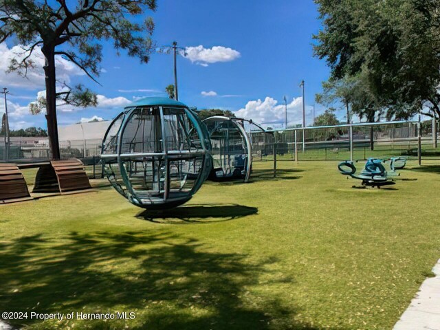 6635 Stewart Ave N, Saint Petersburg, FL 33702 - view of surrounding community