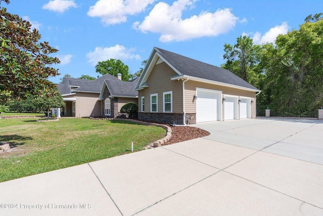 view of front of property with a front yard