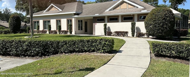 view of front of house with a front yard