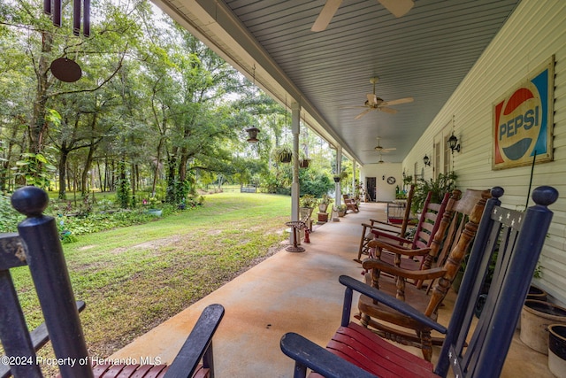 view of patio / terrace with a porch and ceiling fan