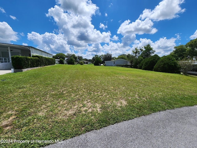 Listing photo 2 for 14330 Montclair Dr, Brooksville FL 34613