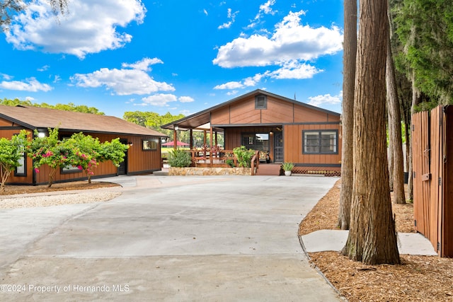 view of front of property with a porch